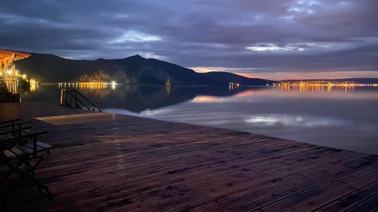 Pensiunea Danubio Moldova Noua Buitenkant foto